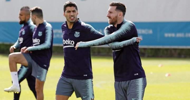 Messi entrena sin problemas y podría jugar el domingo