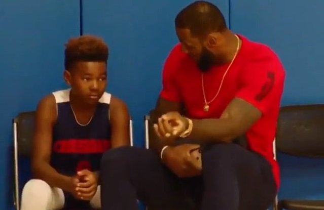 LeBron James motivando a su hijo Bryce (YouTube
