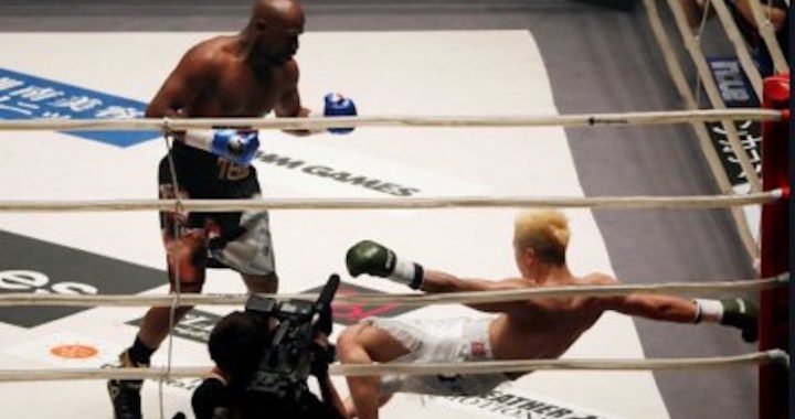 Floyd Mayweather ganó por KO su exhibición de Fin de Año y se embolsó 88 millones de dólares