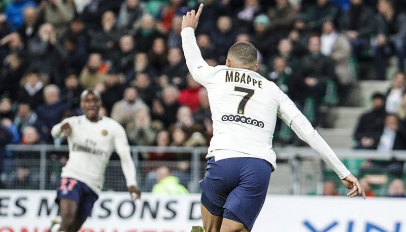 Mbappé le dio la victoria al París Saint Germain con una espectacular volea (Twitter PSG)