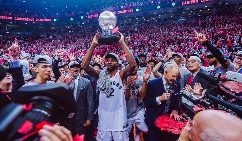 Kawhi Leonard es comparado con Jordan (Twitter Raptors)