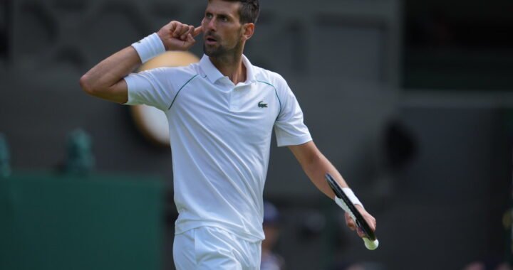 Djokovic remonta y avanza a semifinales de Wimbledon