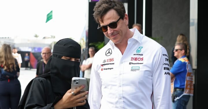 Toto Wolff, jefe de Mercedes, sabe lo que deben hacer para atraer a Max Verstappen