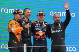 Max Verstappen, Lando Norris y Lewis Hamilton completaron el podio en Cataluña.