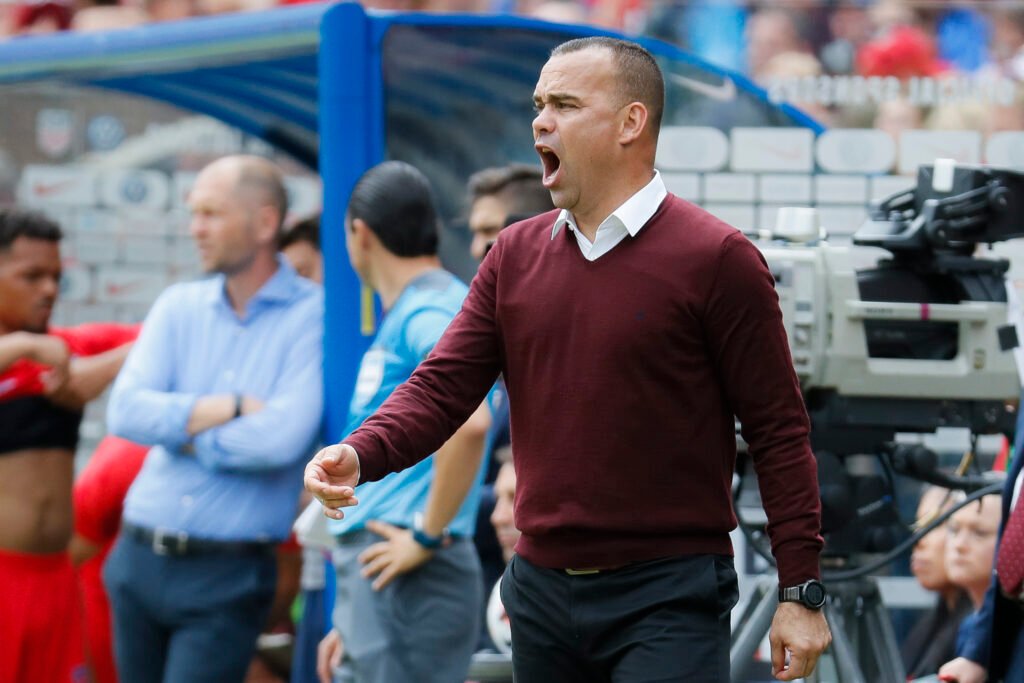 El director técnico venezolano Rafael Dudamel durante un partido.