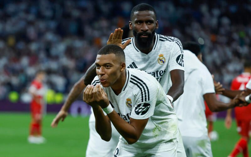 Kylian Mbappé celebrando su anotación ante el Stuttgart.