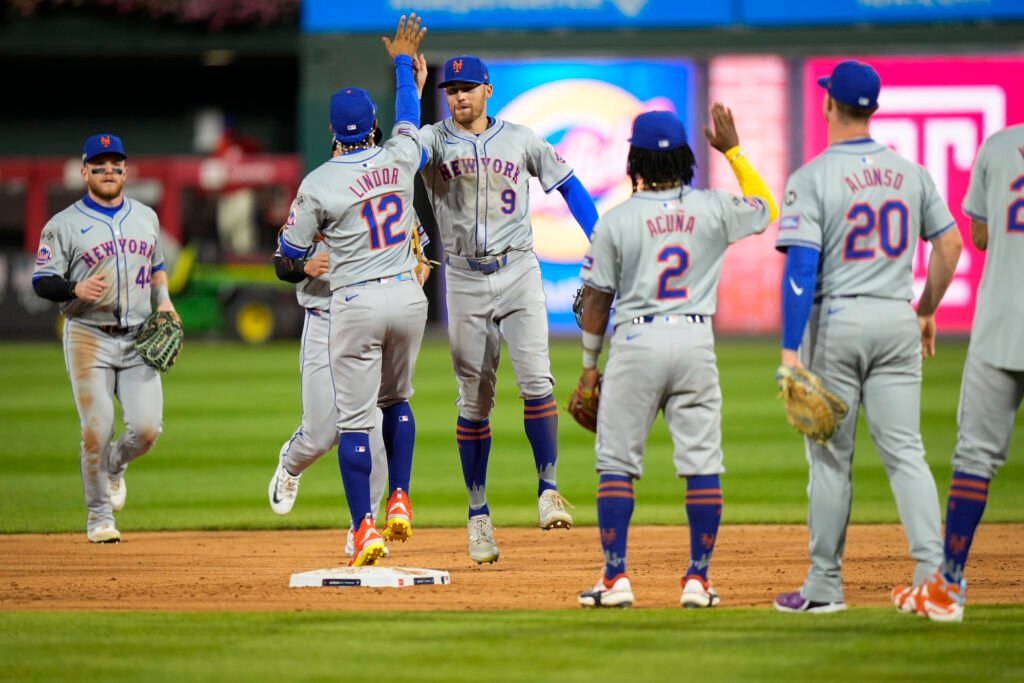 Los jugadores de los New York Mets celebrando su victoria.