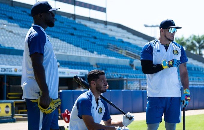 Los Navegantes del Magallanes en su pretemporada en el José Bernardo Pérez de Valencia.